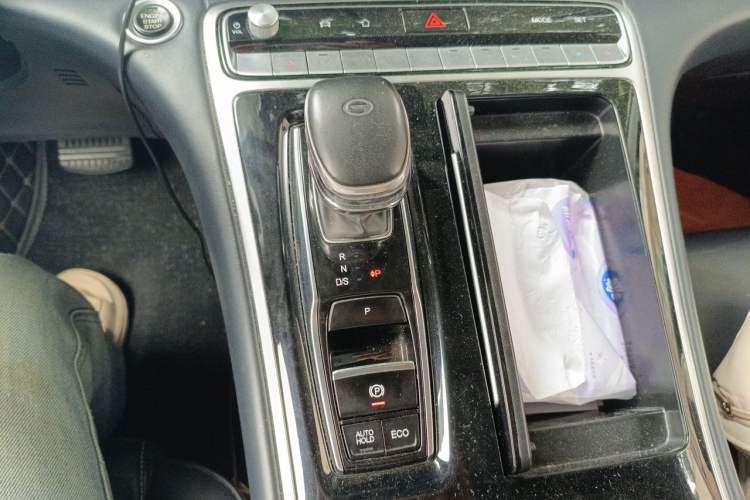 Used GAC Trumpchi M8 2021 Lingxiu Series 390T Deluxe Edition Gear Lever