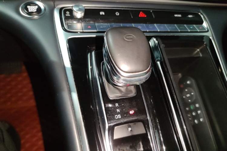 Used GAC Trumpchi M8 2021 Lingxiu Series 390T Deluxe Edition Gear Lever