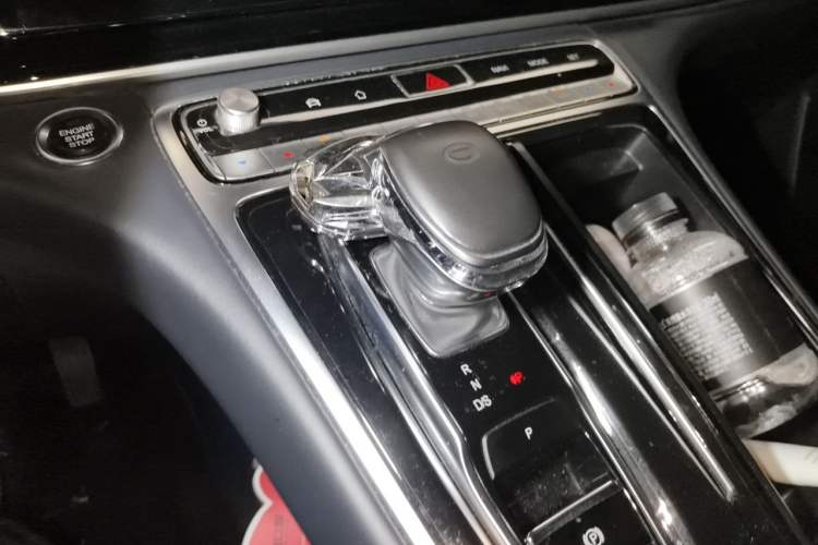 Used GAC Trumpchi M8 2021 Master Series 390T Prestige Edition Gear Lever