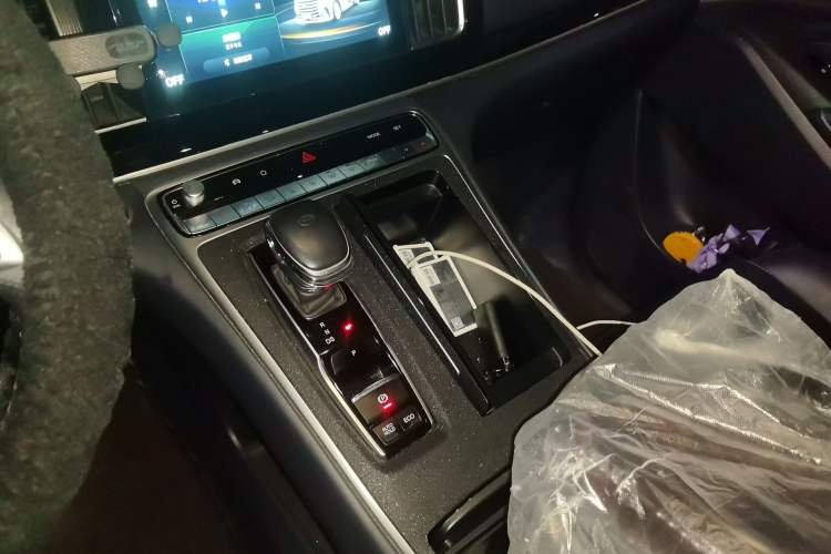 Used GAC Trumpchi M8 2021 Lingxiu Series 390T Deluxe Edition Gear Lever