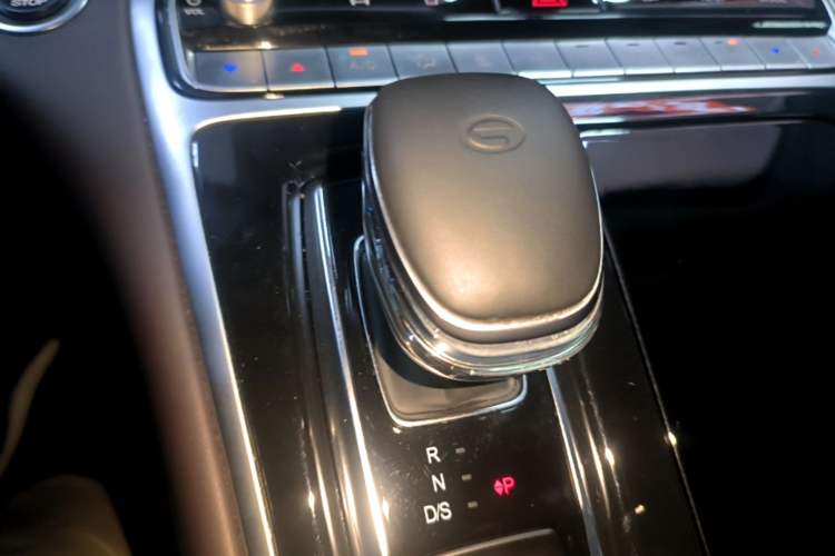 Used GAC Trumpchi M8 2021 Master Series 390T Ultimate Edition Gear Lever