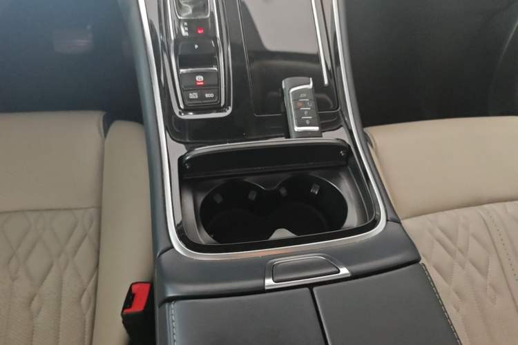 Used GAC Trumpchi M8 2021 Lingxiu Series 390T Luxury Edition Gear Lever