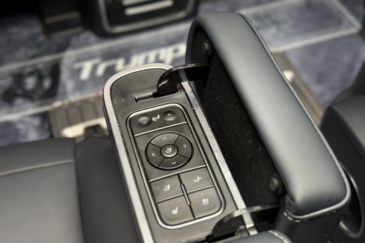 Used GAC Trumpchi M8 2021 Lingxiu Series 390T Ultimate Edition Interior 1
