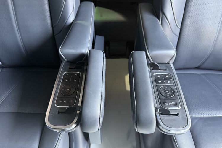 Used GAC Trumpchi M8 2021 Master Series 390T Prestige Edition Interior 10