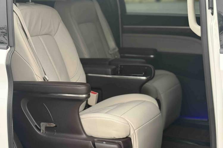 Used GAC Trumpchi M8 2021 Lingxiu Series 390T Deluxe Edition Interior 2