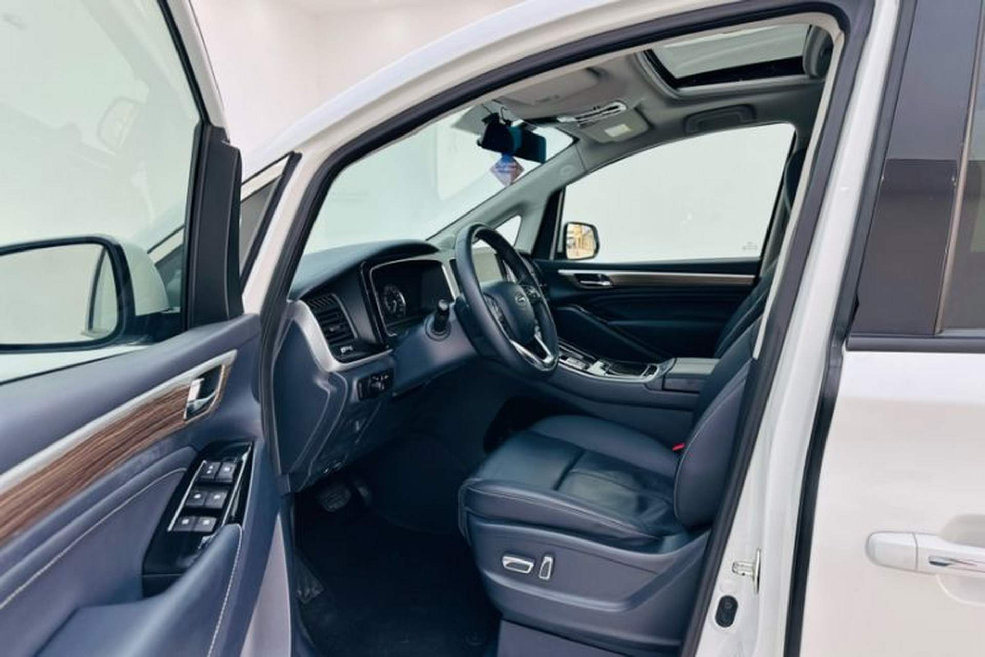 Used GAC Trumpchi M8 2021 Lingxiu Series 390T Deluxe Edition Interior 2