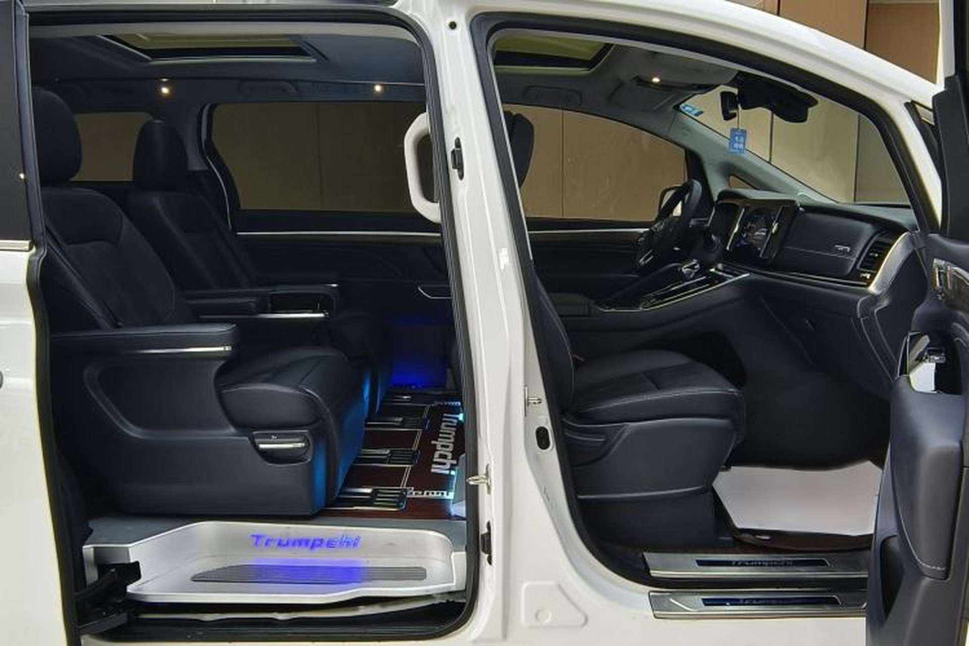 Used GAC Trumpchi M8 2021 Master Series 390T Prestige Edition Interior 3