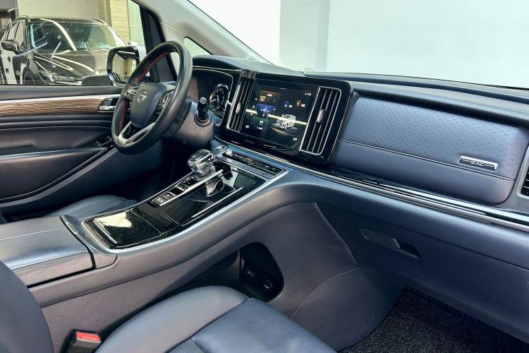 Used GAC Trumpchi M8 2021 Lingxiu Series 390T Deluxe Edition Interior 4
