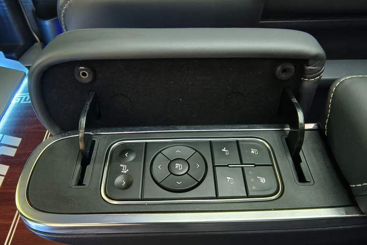 Used GAC Trumpchi M8 2021 Master Series 390T Prestige Edition Interior 6