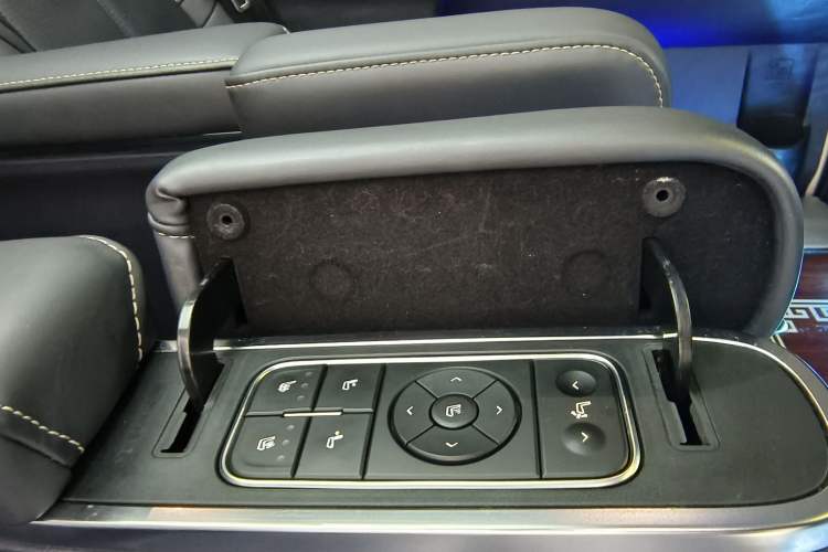 Used GAC Trumpchi M8 2021 Master Series 390T Prestige Edition Interior 7