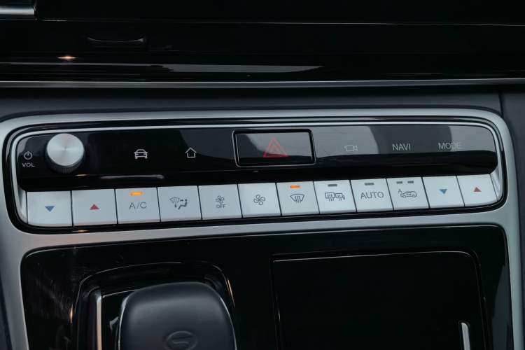 Used GAC Trumpchi M8 2021 Lingxiu Series 390T Ultimate Edition Interior 8