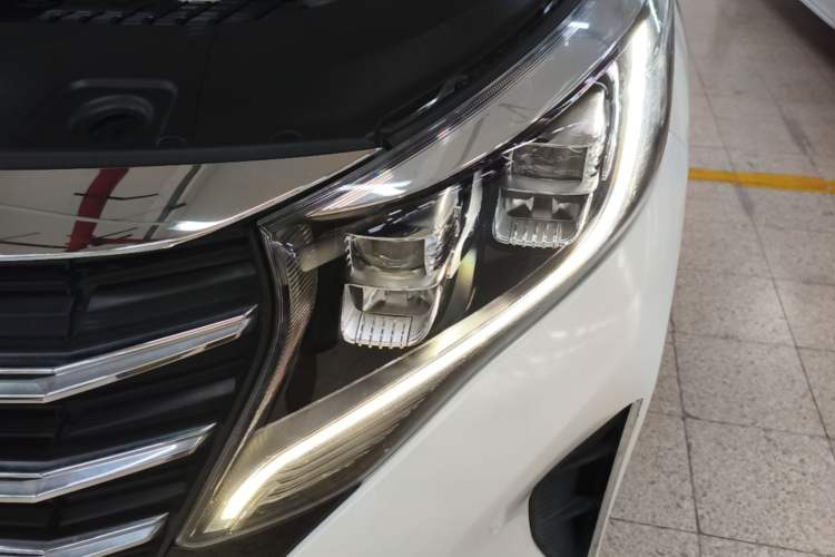 Used GAC Trumpchi M8 2021 Lingxiu Series 390T Deluxe Edition Left Front Headlight