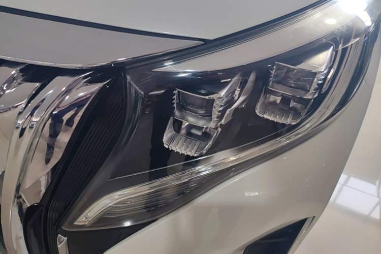 Used GAC Trumpchi M8 2021 Lingxiu Series 390T Deluxe Edition Left Front Headlight