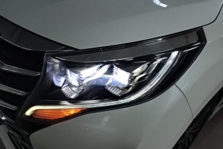 Used GAC Trumpchi M8 2021 Lingxiu Series 390T Ultimate Edition Left Front Headlight