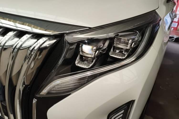 Used GAC Trumpchi M8 2021 Lingxiu Series 390T Deluxe Edition Left Front Headlight