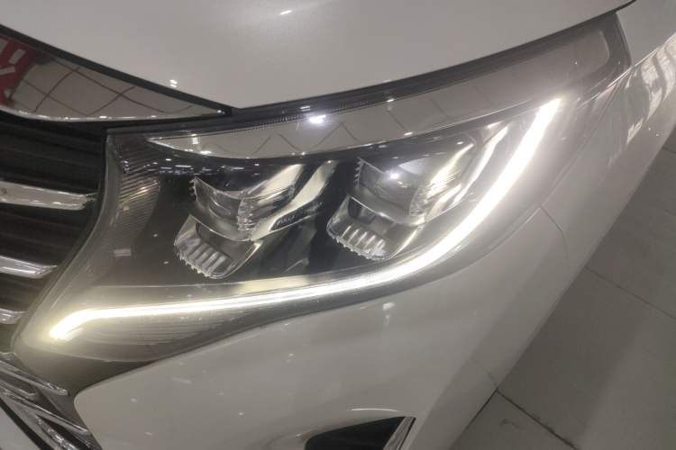 Used GAC Trumpchi M8 2021 Lingxiu Series 390T Deluxe Edition Left Front Headlight