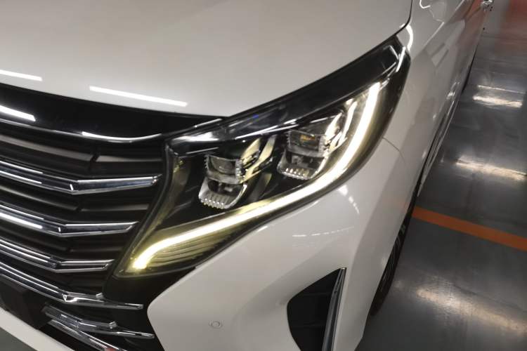 Used GAC Trumpchi M8 2021 Lingxiu Series 390T Ultimate Edition Left Front Headlight