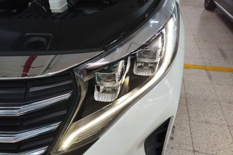Used GAC Trumpchi M8 2021 Lingxiu Series 390T Deluxe Edition Left Front Headlight
