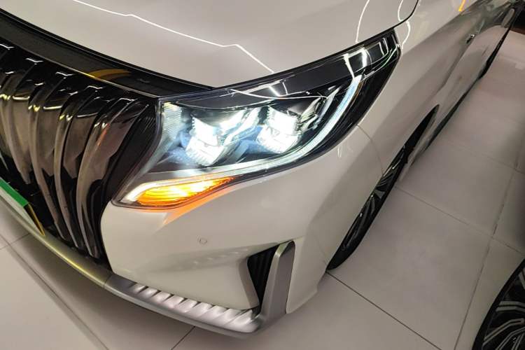 Used GAC Trumpchi M8 2021 Master Series 390T Ultimate Edition Left Front Headlight