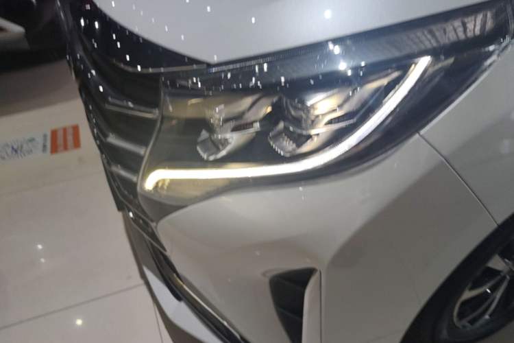 Used GAC Trumpchi M8 2021 Revised Version Lingxiu Series 390T Luxury Edition Left Front Headlight