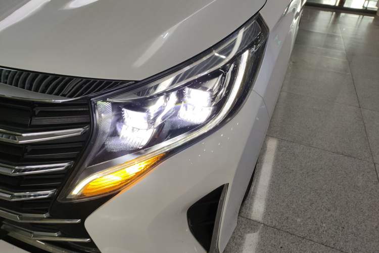 Used GAC Trumpchi M8 2021 Lingxiu Series 390T Deluxe Edition Left Front Headlight