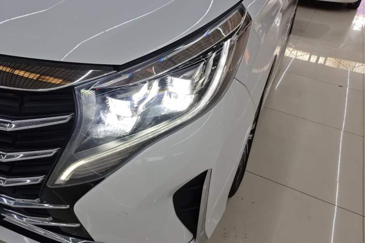 Used GAC Trumpchi M8 2021 Lingxiu Series 390T Deluxe Edition Left Front Headlight
