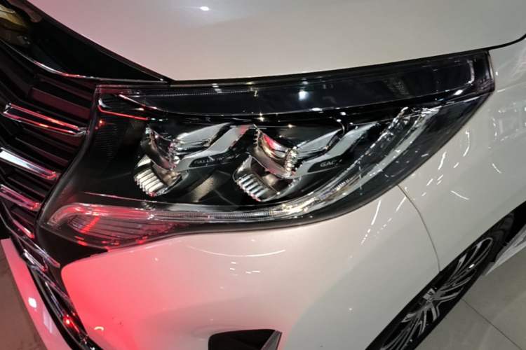 Used GAC Trumpchi M8 2021 Lingxiu Series 390T Ultimate Edition Left Front Headlight