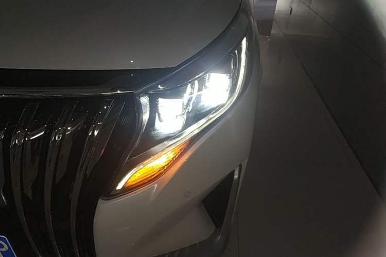 Used GAC Trumpchi M8 2021 Master Series 390T Prestige Edition Left Front Headlight
