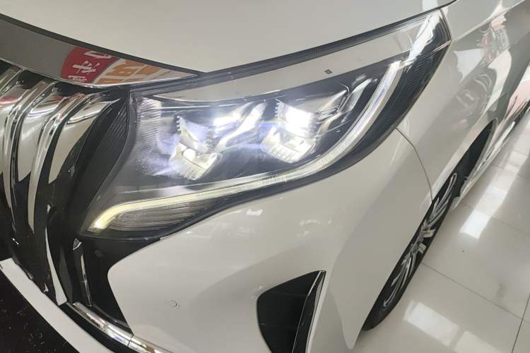 Used GAC Trumpchi M8 2021 Lingxiu Series 390T Ultimate Edition Left Front Headlight