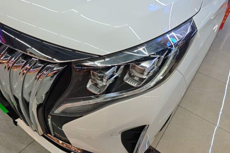 Used GAC Trumpchi M8 2021 Lingxiu Series 390T Deluxe Edition Left Front Headlight