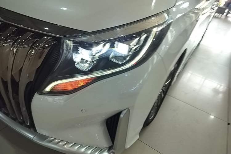 Used GAC Trumpchi M8 2021 Master Series 390T Ultimate Edition Left Front Headlight