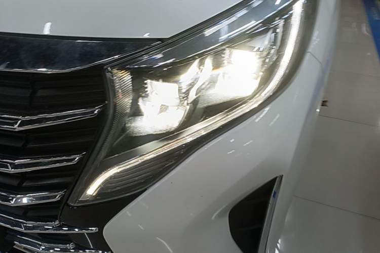 Used GAC Trumpchi M8 2021 Lingxiu Series 390T Luxury Edition Left Front Headlight