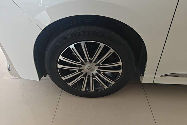 Used GAC Trumpchi M8 2021 Lingxiu Series 390T Ultimate Edition Left Front Wheel Hub