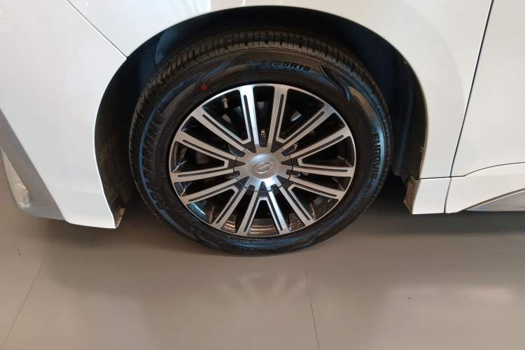 Used GAC Trumpchi M8 2021 Master Series 390T Prestige Edition Left Front Wheel Hub