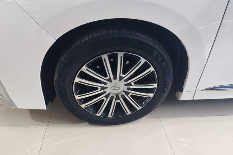 Used GAC Trumpchi M8 2021 Lingxiu Series 390T Deluxe Edition Left Front Wheel Hub
