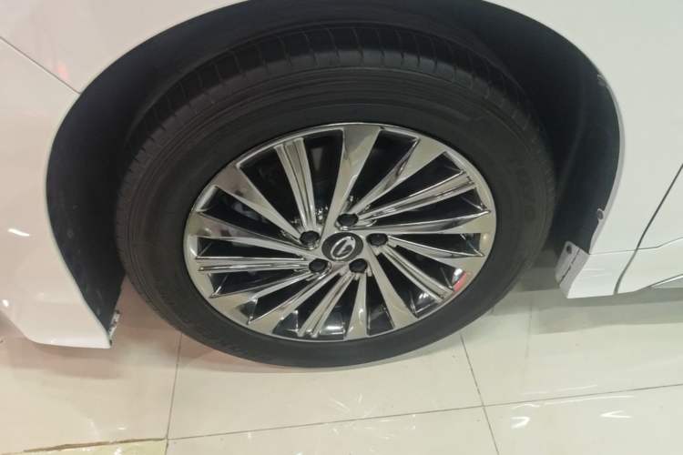 Used GAC Trumpchi M8 2021 Master Series 390T Ultimate Edition Left Front Wheel Hub