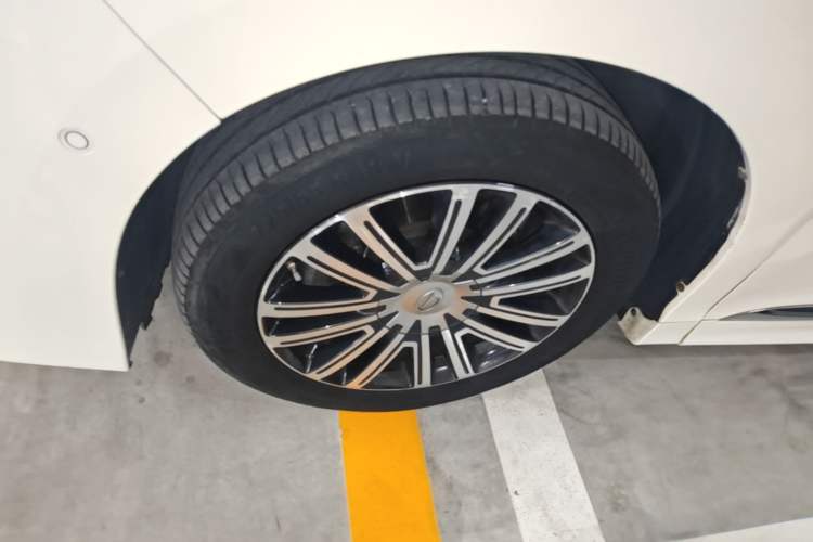 Used GAC Trumpchi M8 2021 Lingxiu Series 390T Flagship Edition Left Front Wheel Hub