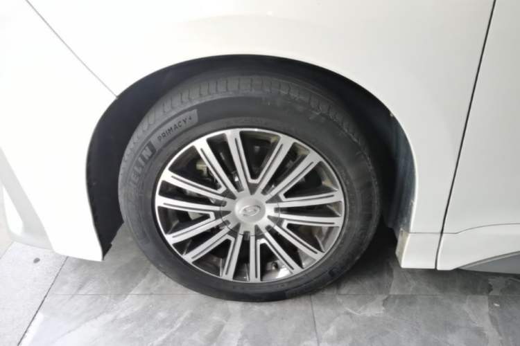 Used GAC Trumpchi M8 2021 Master Series 390T Prestige Edition Left Front Wheel Hub