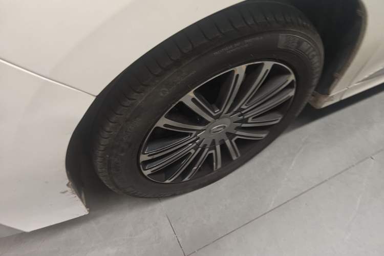 Used GAC Trumpchi M8 2021 Lingxiu Series 390T Deluxe Edition Left Front Wheel Hub