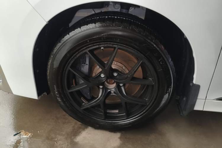 Used GAC Trumpchi M8 2021 Lingxiu Series 390T Deluxe Edition Left Front Wheel Hub