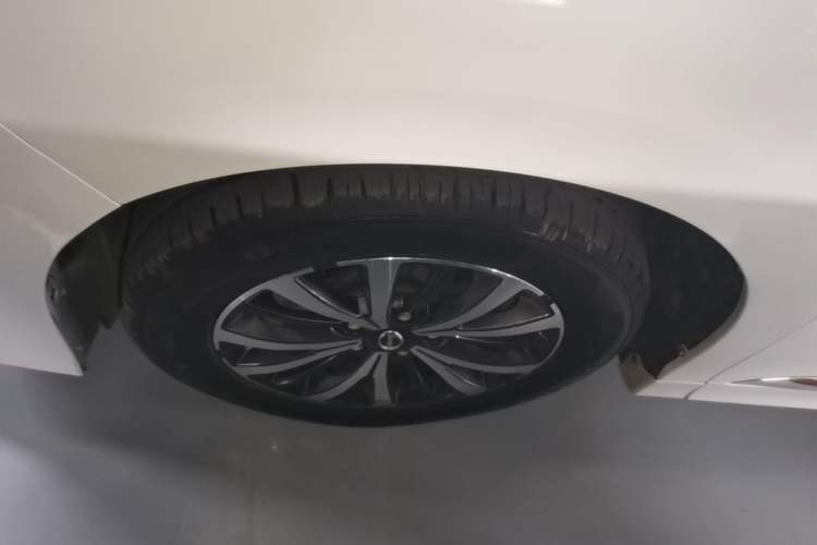 Used GAC Trumpchi M8 2021 Revised Version Lingxiu Series 390T Luxury Edition Left Front Wheel Hub