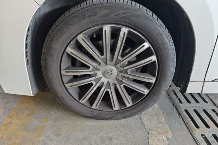 Used GAC Trumpchi M8 2021 Lingxiu Series 390T Ultimate Edition Left Front Wheel Hub