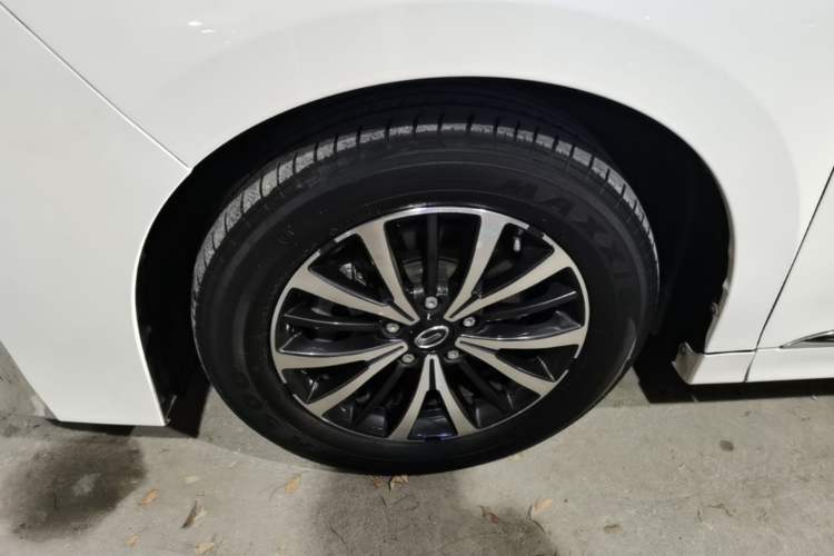 Used GAC Trumpchi M8 2021 Revised Version Lingxiu Series 390T Luxury Edition Left Front Wheel Hub