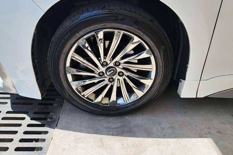 Used GAC Trumpchi M8 2021 Master Series 390T Ultimate Edition Left Front Wheel Hub
