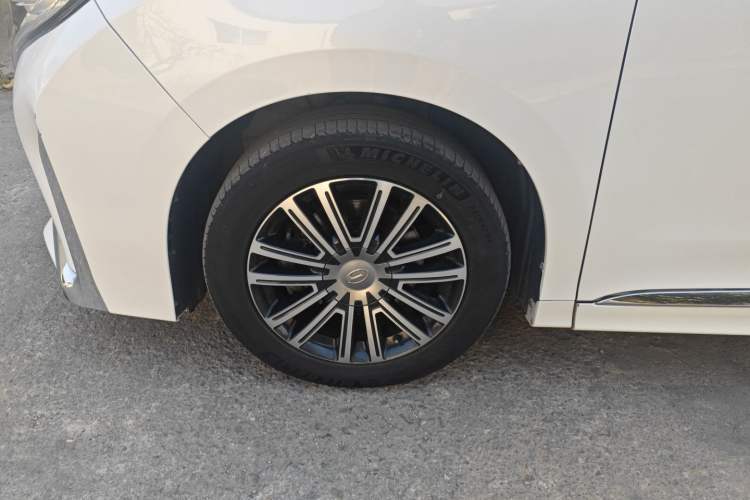 Used GAC Trumpchi M8 2021 Lingxiu Series 390T Ultimate Edition Left Front Wheel Hub