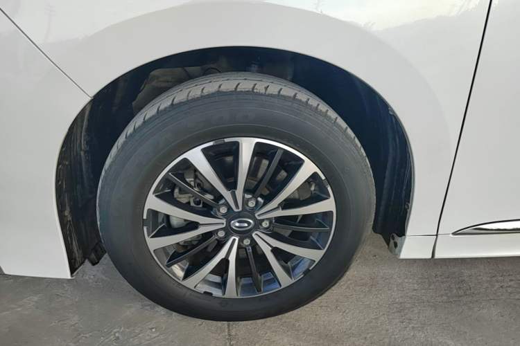 Used GAC Trumpchi M8 2021 Revised Version Lingxiu Series 390T Luxury Edition Left Front Wheel Hub