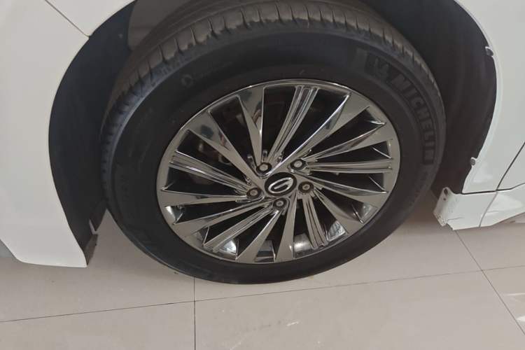 Used GAC Trumpchi M8 2021 Master Series 390T Ultimate Edition Left Front Wheel Hub