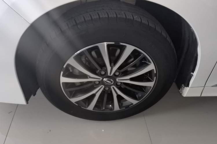 Used GAC Trumpchi M8 2021 Lingxiu Series 390T Deluxe Edition Left Front Wheel Hub