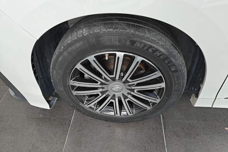 Used GAC Trumpchi M8 2021 Lingxiu Series 390T Deluxe Edition Left Front Wheel Hub