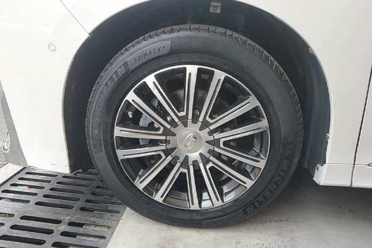 Used GAC Trumpchi M8 2021 Lingxiu Series 390T Flagship Edition Left Front Wheel Hub